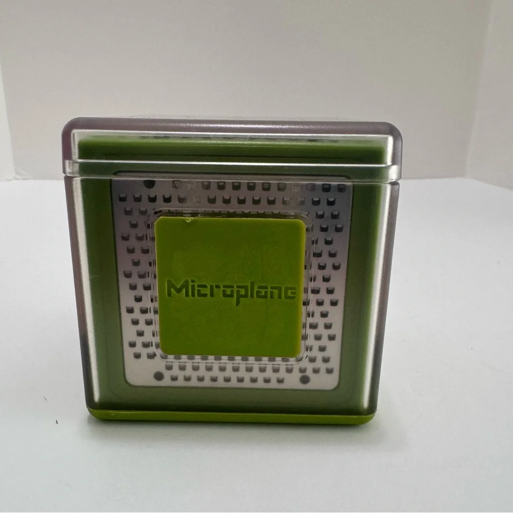 Microplane 3-in-1 Cube Grater Green Fine Ribbon Coarse Blades